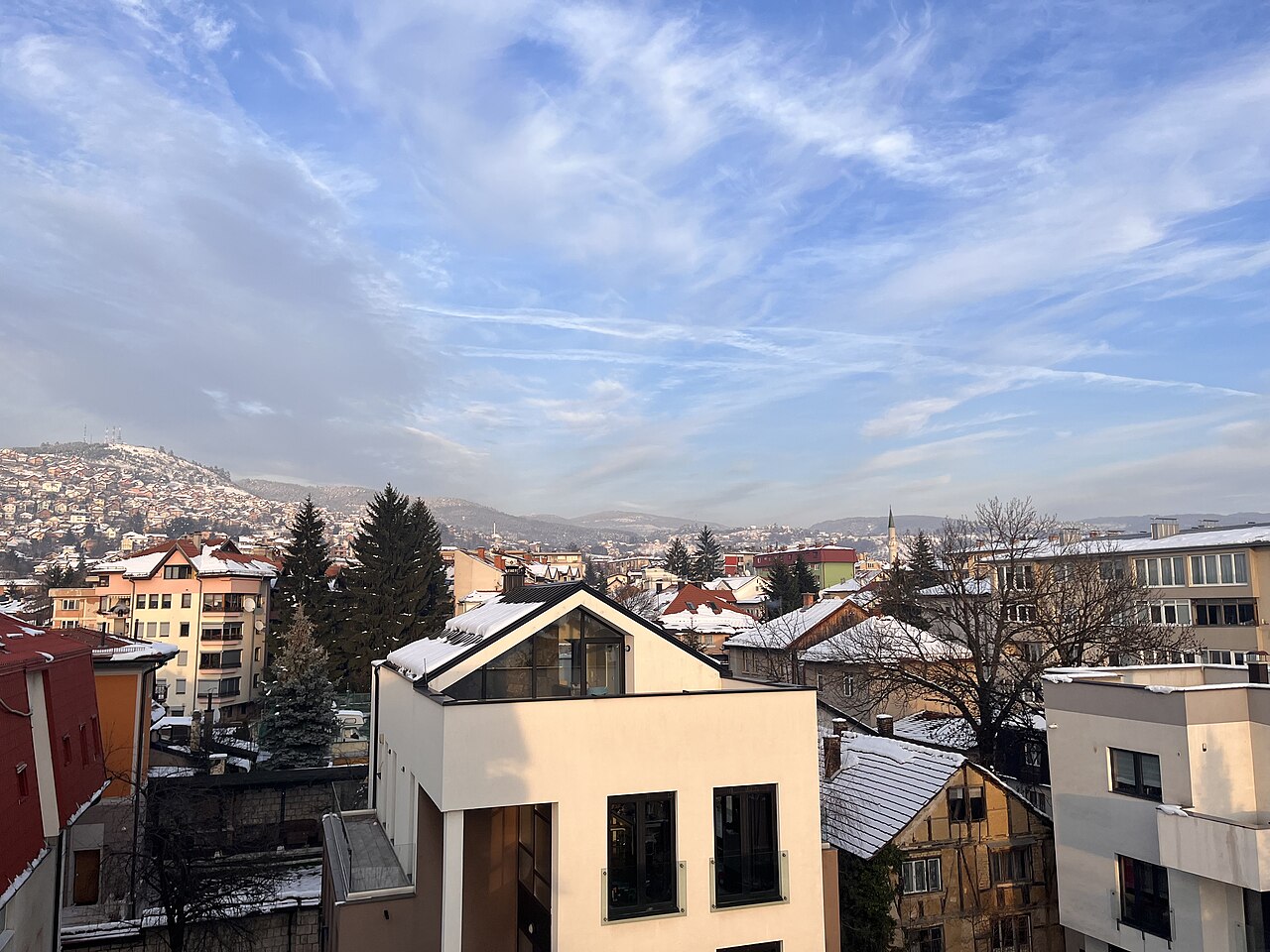 Zrak u Sarajevu nezdrav, u Tuzli i Zenici loš za osjetljive