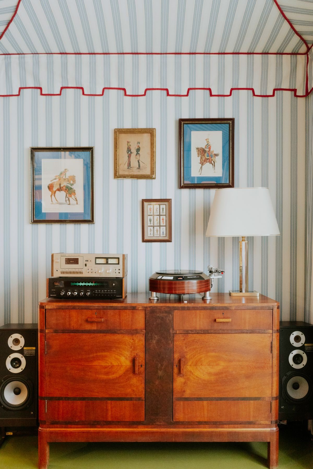 Retro trend: zašto se stari dizajn iz prošlih decenija vraća u modu