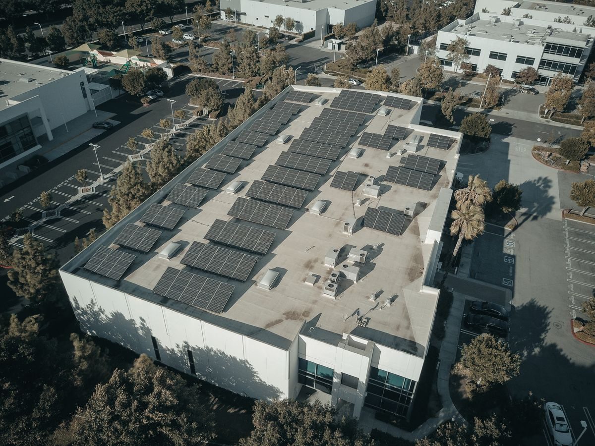 Solarna energija nove generacije: prozirni paneli i solarne farbe