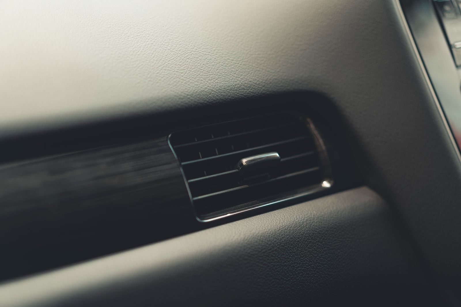 Klima uređaj u automobilu ljeti: pravilna upotreba i uštede goriva
