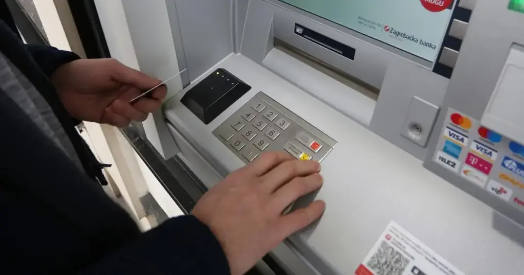Bankomati uskoro odlaze u istoriju? Banke u Njemačkoj počele su već ih uklanjati