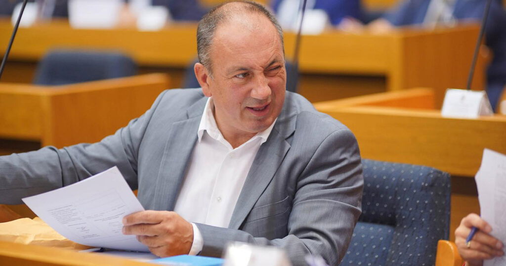 Crnadak ispričao vic kojim je ismijao situaciju u Republici Srpskoj, jako je naljutio SNSD-ovce