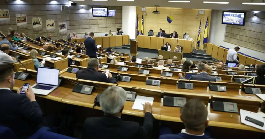 Dom naroda Parlamenta FBiH danas o izmjenama zakona o vatrogastvu i zateznim kamatama