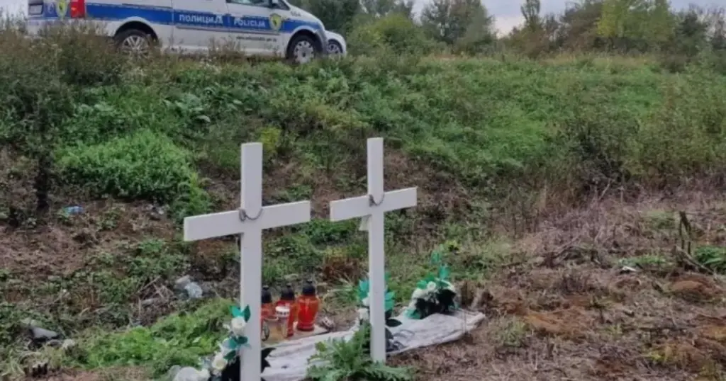 Oskrnavljeno spomen-obilježje stradalim članovima porodice Geljić, neko ukrao jedan križ