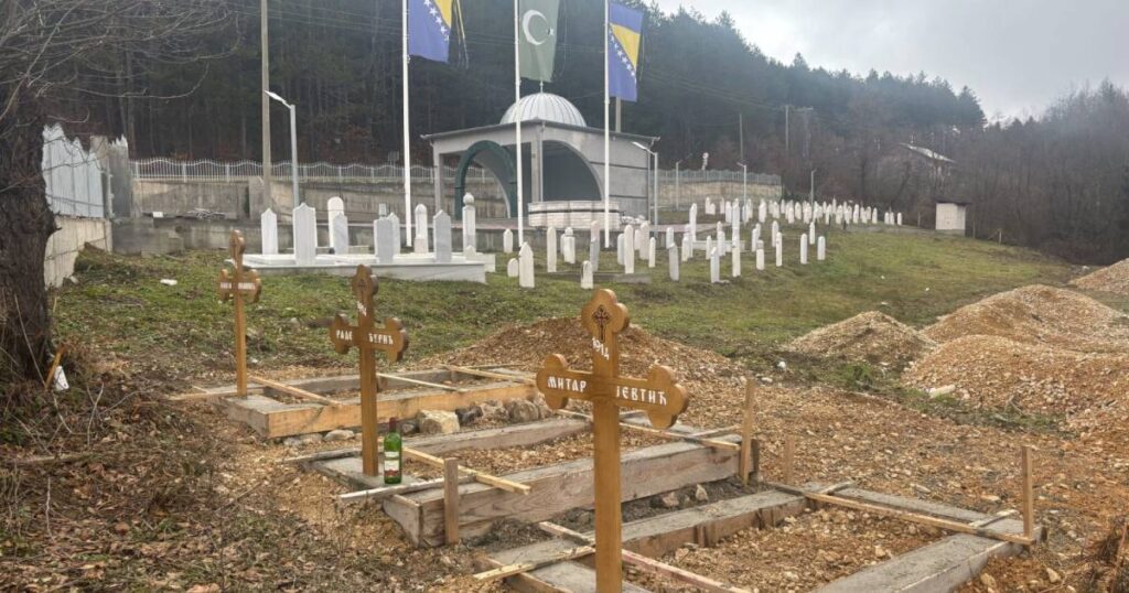 Odbačena prijava za postavljanje krstova na mezarju kod Srebrenice