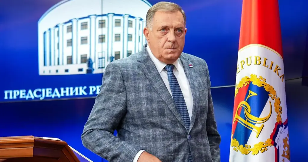 Dodik poručio da će SNSD bojkotovati obraćanje Marte Kos, Schmidtu poručio: “Izazivam te, dođi ovdje”