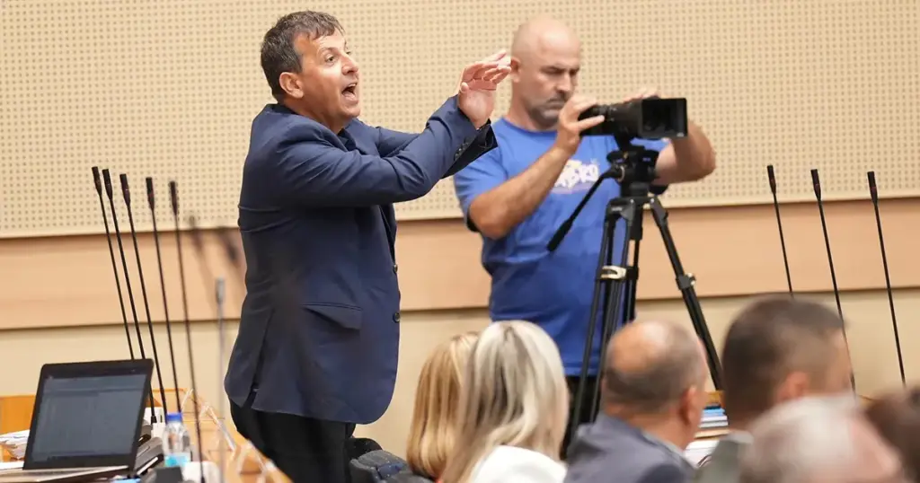 Vukanović ljut zbog CIK-a: “Nije riječ o nabavci nuklearne bombe ili mlaznog aviona”