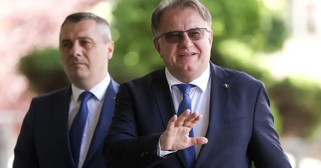 Nikšić: Revizija penzija neće biti! Moguće povećanje minimalca. SDA je odlična opozicija