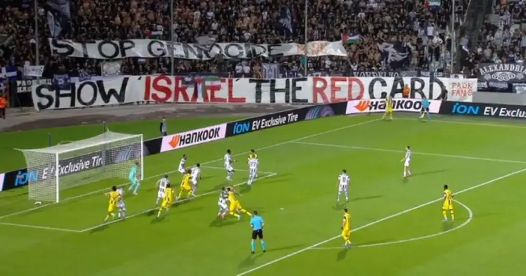 Navijači PAOK-a istakli žestoku poruku igračima Maccabija iz Tel Aviva