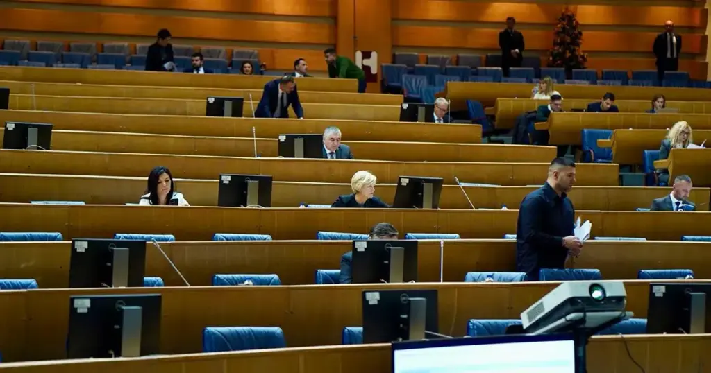 Zastupnici u Parlamentu BiH: Tražimo da Ustavni sud preispita ustavnost dvije odluke NSRS-a