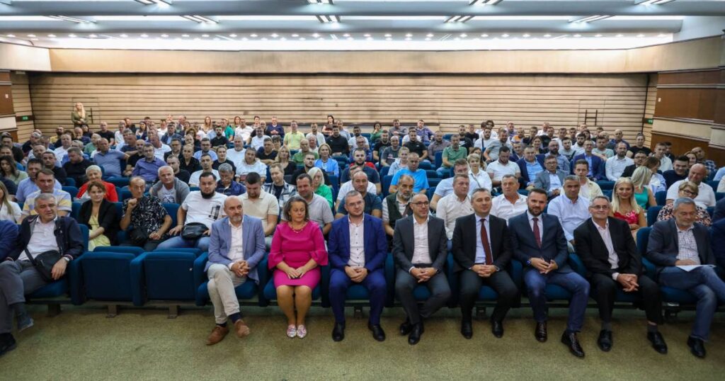 Potpisani ugovori za podršku povratnicima: Za očuvanje 700 radnih mjesta 1,3 miliona KM