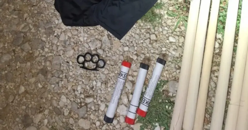 Policija kod navijača prijedorskog Rudara pronašla palice, lance, bokser..