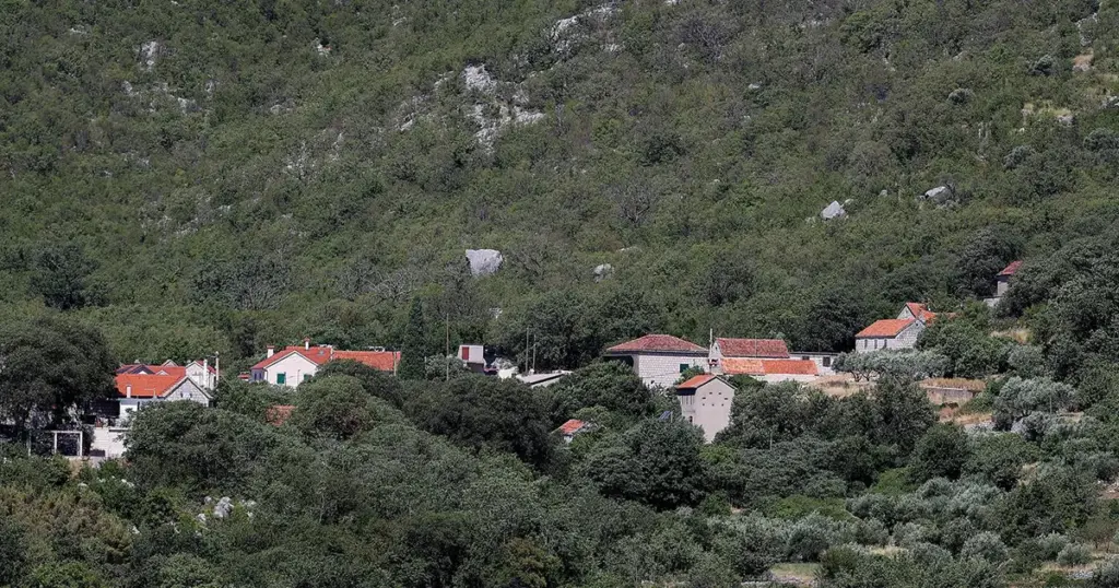 Ubio očuha (55) bagerom, zakopao ga i pobjegao. Tužiteljstvo: Psihički bolestan
