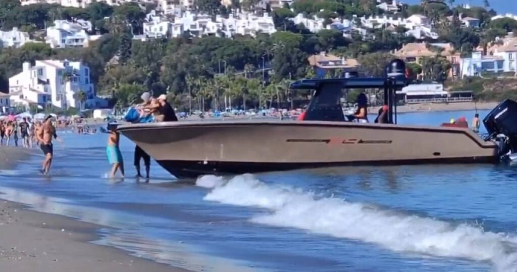 Krijumčari usred dana iskrcali drogu na plaži punoj turista u Španiji: “To je razlog za uzbunu”