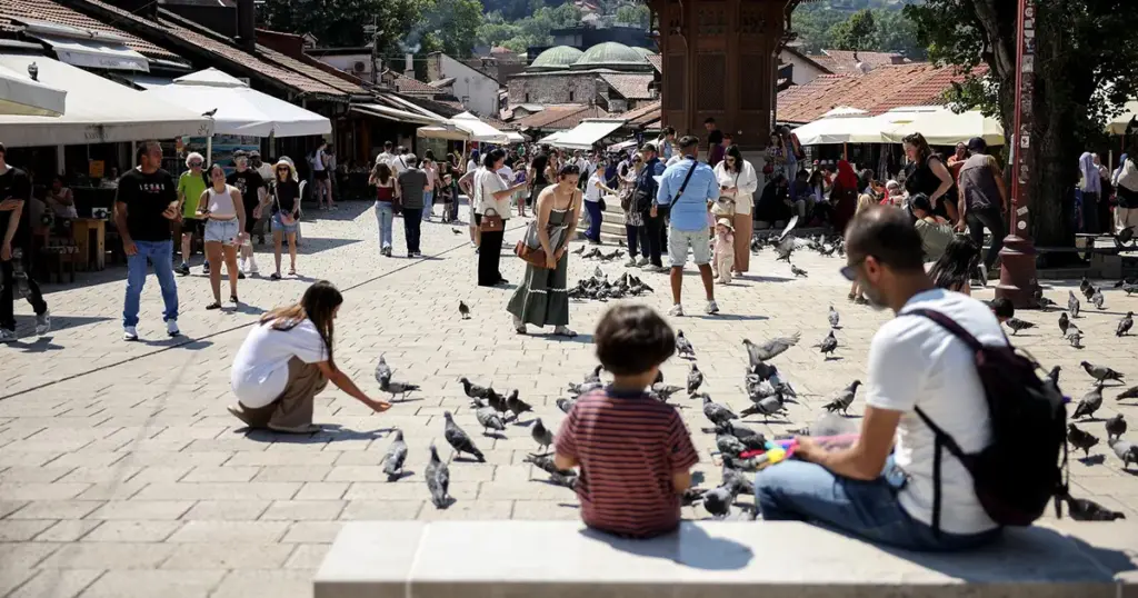 Tokom augusta nastavljen rast dolazaka i noćenja turista, najviše ih je iz Turske i Saudijske Arabije