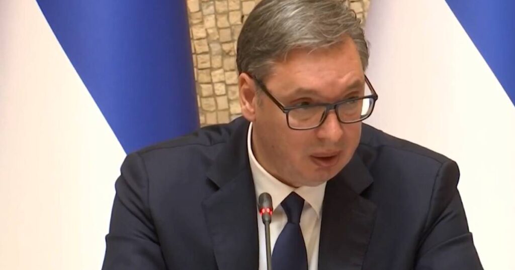 Vučić poput učitelja u školi “naružio” premijera Srbije: Nisam Đuro zadovoljan