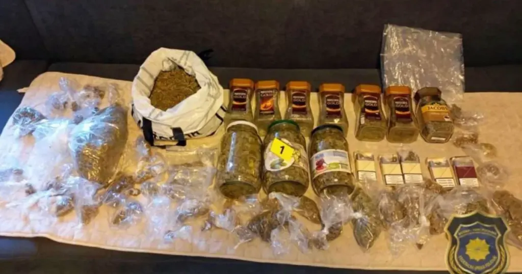 Tokom pretresa u Sarajevu pronađeno tri kilograma droge, pakovana u teglama