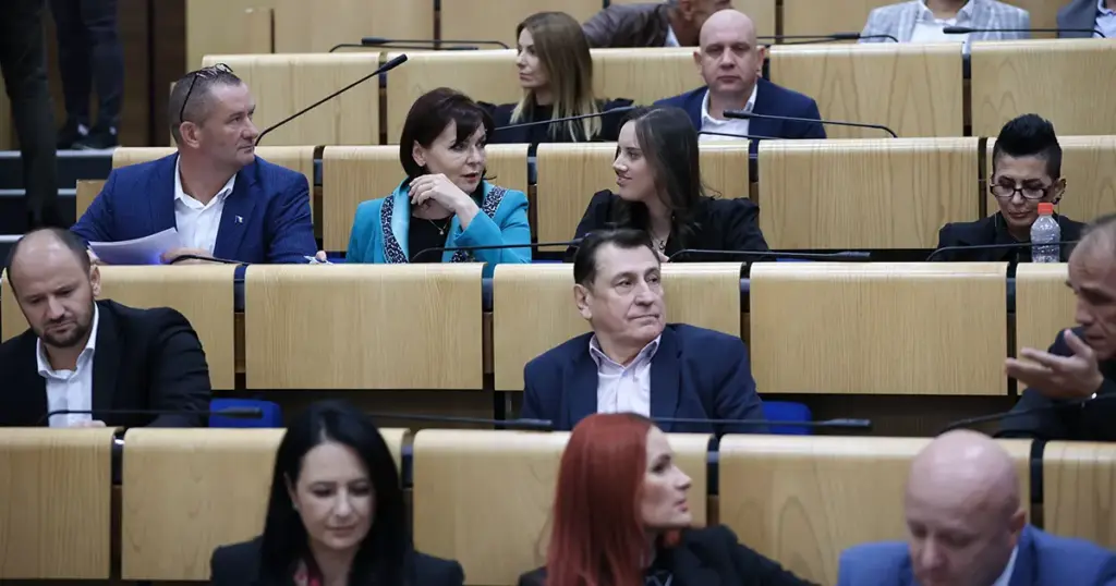 Danas sjednica Parlamenta FBiH, 30. oktobra i sjednica Doma naroda. Imaju sličan dnevni red