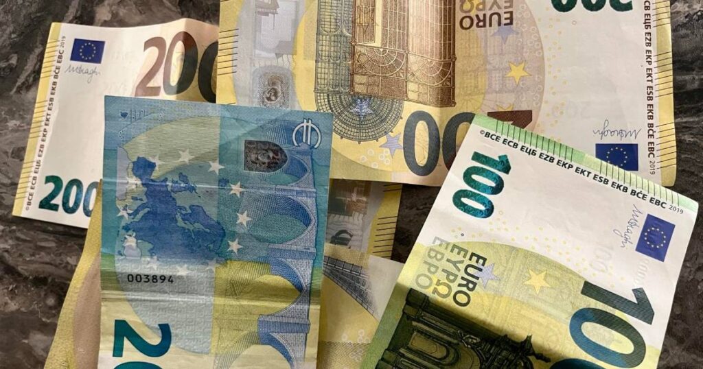 Euro od uvođenja izgubio više od 80 posto vrijednosti u odnosu na zlato