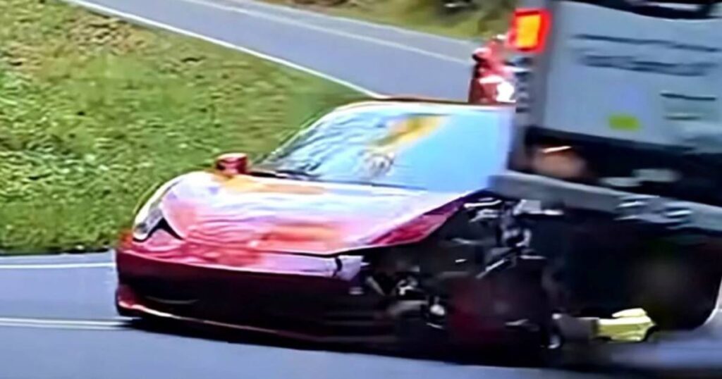 Pogledajte kako je Ferrarijem pomeo kamion