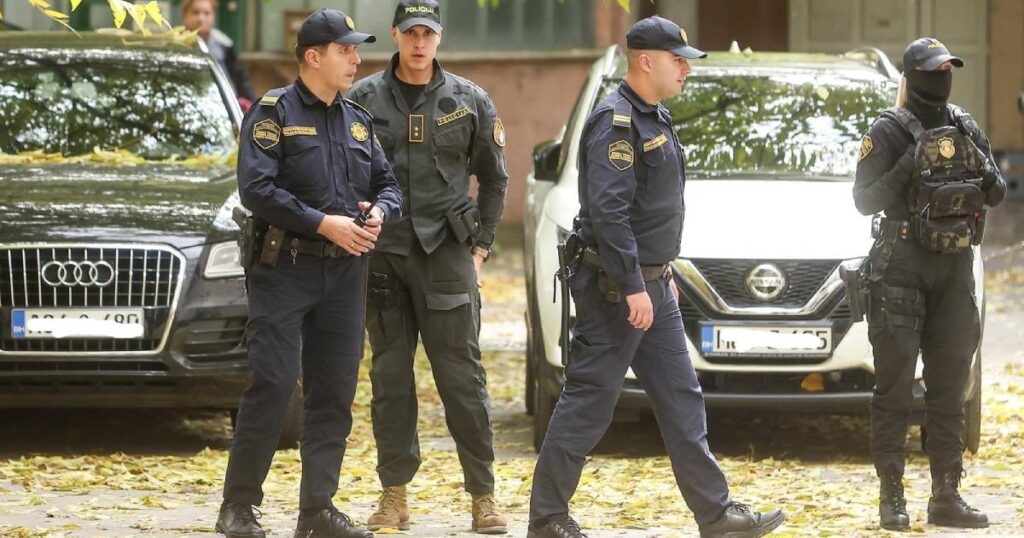 FUP u akciji “Euro”: Uhapšene tri osobe zbog pranja novca