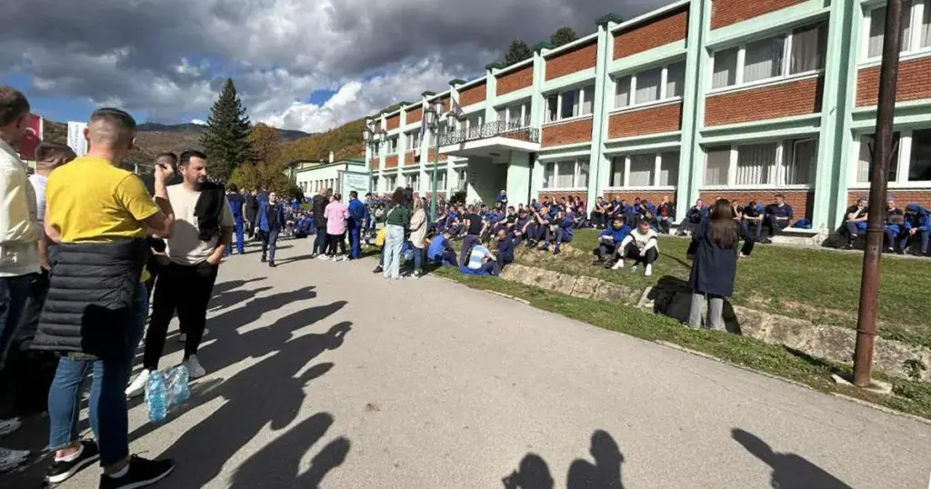 Radnici Ginexa obustavili proizvodnju