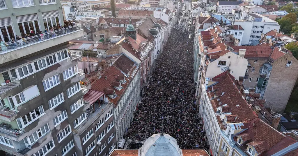 MUP KS objavio koliko ljudi je bilo na oproštaju od Halida Bešlića u Sarajevu