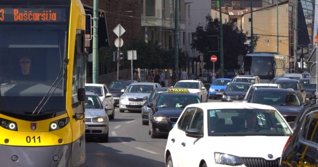 U septembru prvi put registrovano više od 10.000 vozila u BiH