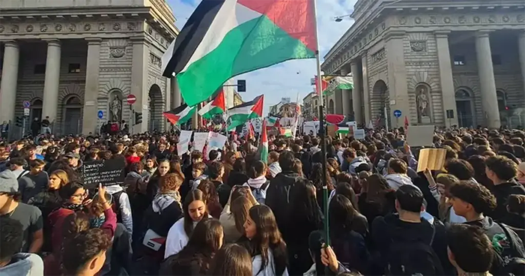 Blokada Italije: Generalni štrajk u znak podrške flotili za pomoć Gazi izazvao saobraćajni haos