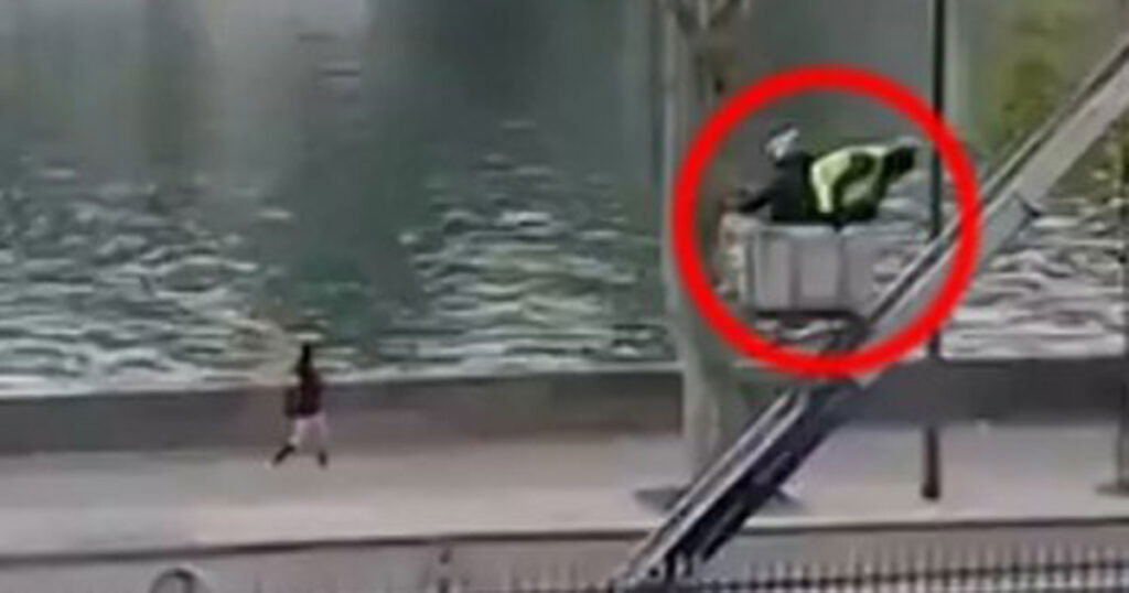 Uhapšena dvije osobe zbog krađe dragocjenog nakita u Louvreu