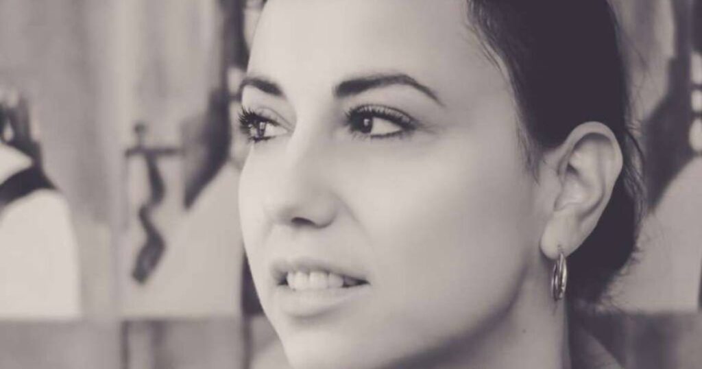 “Zapis duše” Marijane Filipović: Introspektivna potraga za smislom kroz krugove svjetla i tame