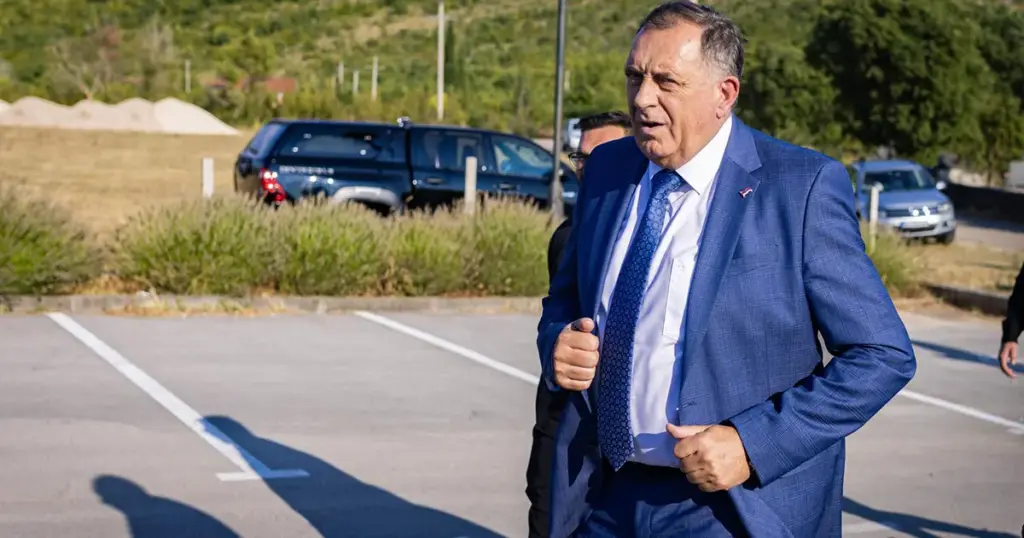 Kritike na račun Dodikovog ponašanja: “Prije će pustiti dušu nego funkciju”