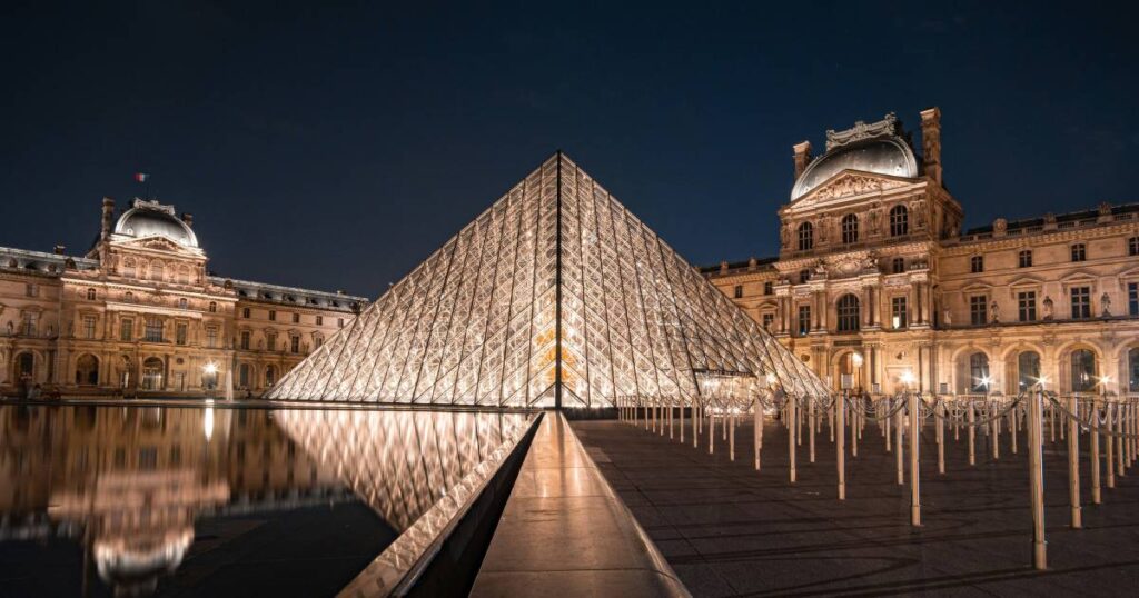Louvre ponovo otvoren nakon krađe dragulja, Galerija Apollo i dalje zatvorena