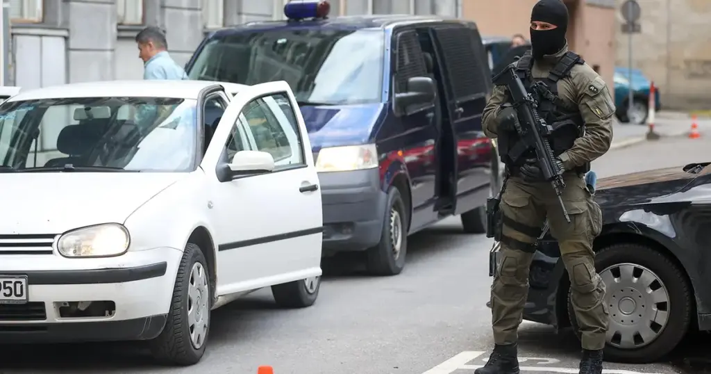 Zbog nelegalnog zapošljavanja pretresa se kabinet kantonalnog ministra Afana Kalamujića