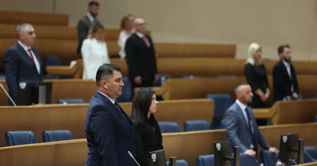 Pet zastupnika uputilo zahtjev za održavanjem hitne sjednice Predstavničkog doma, sa samo jednom tačkom dnevnog reda