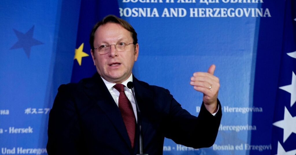 Varhelyi negira umiješanost u špijunsku aferu