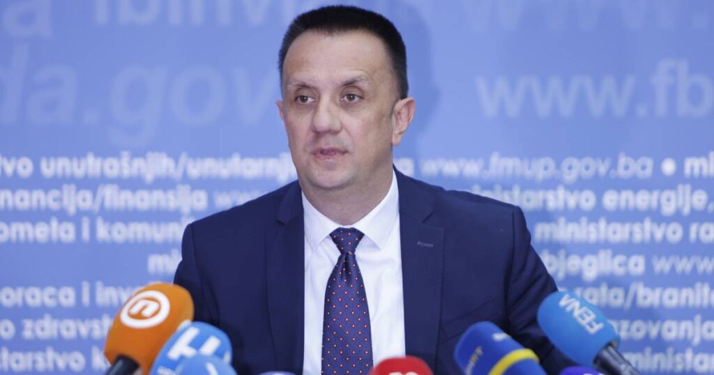 Lakić: Najave iz EU o gasu upozorenje su i za Federaciju BiH