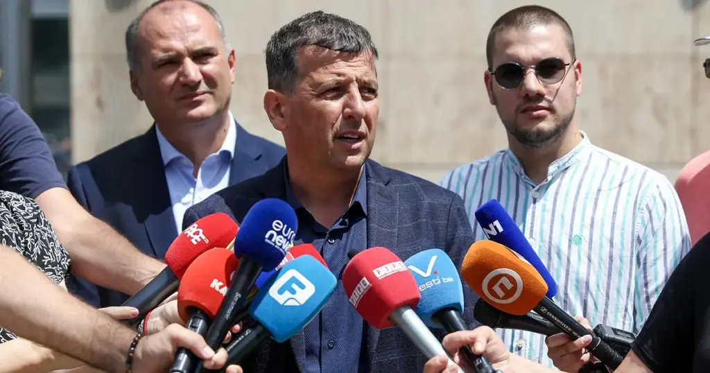 Vukanović oštro o Dodiku na “dan referenduma”:  “Od sebe pravi žrtvu. Opstaje od izdaje RS-a”