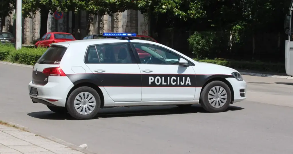 U kanalu pored ceste pronađeno beživotno tijelo, policija obavila uviđaj