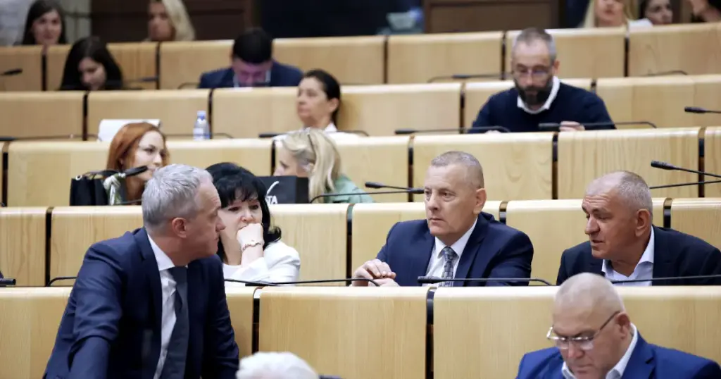 Danas nastavak sjednice Doma naroda PFBiH. Najavljene i dvije vanredne sjednice Parlamenta
