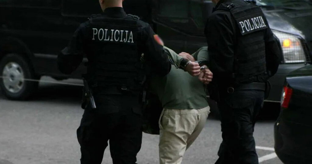 Novi slučaj porodičnog nasilja u BiH: Policajac brutalno pretukao suprugu, kolege ga uhapsile