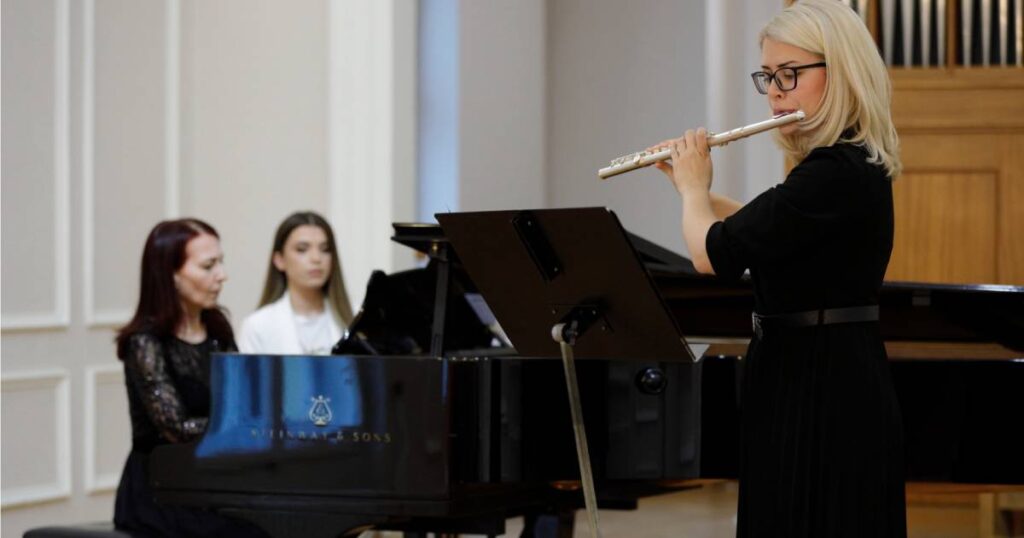 Flautistica Mirna Mlikota-Dizdarević i pijanistica Dina Fejzić nastupaju 12. novembra