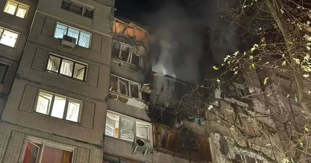 Rusi sa stotinama dronova i projektila zasuli Kijev, gađali su stambene četvrti. Ima žrtava