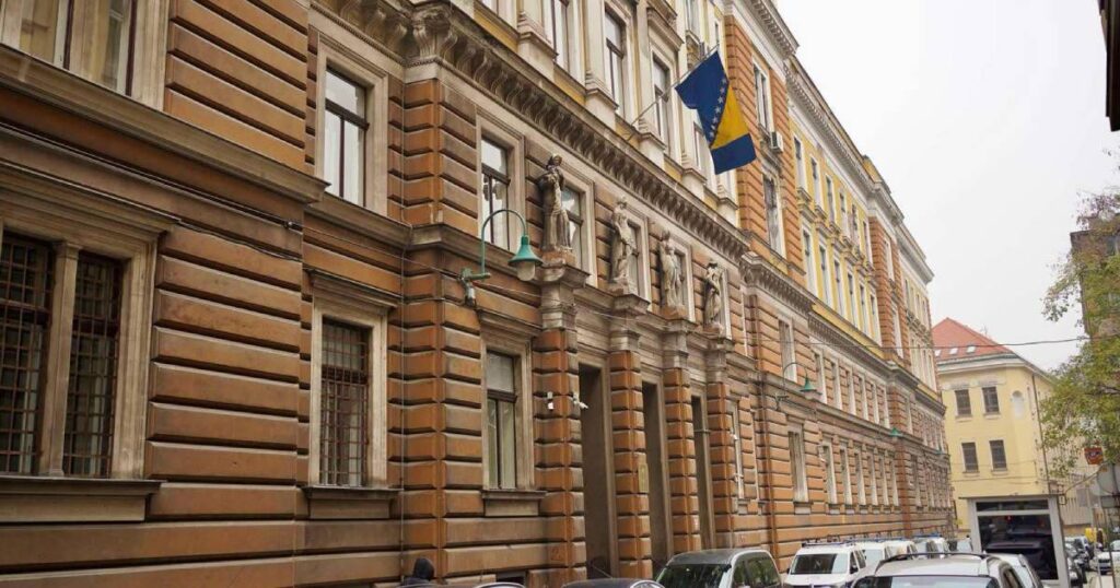Suljeviću određen pritvor: Osumnjičen za iznudu, prijetnje likvidacijom i paljenjem kafića