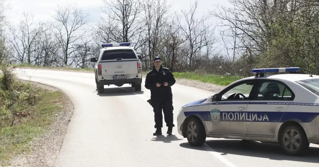 Tragedija u selu: Komšija pucao na četveročlanu porodicu, dvoje ubio, dvoje ranio