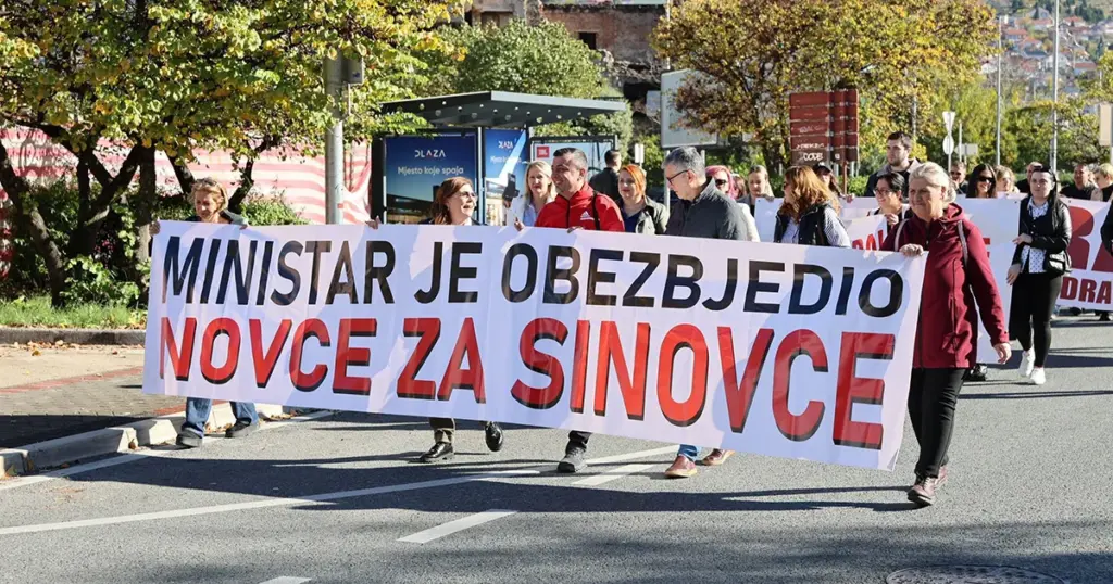Zdravstveni radnici protestuju u Mostaru: Kad budemo zadovoljni povećanjem plata prestaje štrajk