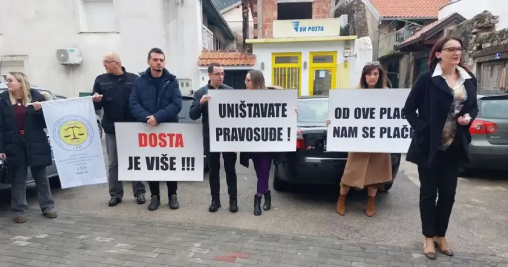 Sindikati pravosuđa u TK i HNK pripremaju se za štrajk: Koeficijenti znatno niži od onih propisanih federalnim zakonom