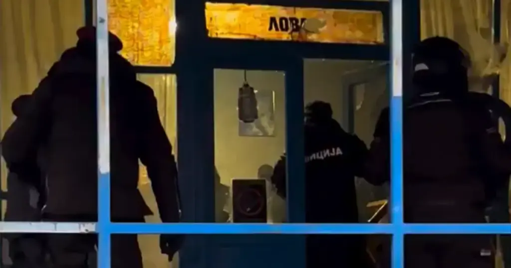 Izbori u Srbiji: SNSD proglasio pobjedu. U Mionici došlo do teškog fizičkog obračuna