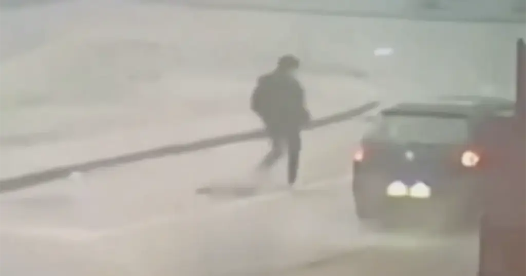 Nevjerovatna krađa u Sarajevu: Automobil ukraden ispred pekare dok je vlasnik bio unutra!