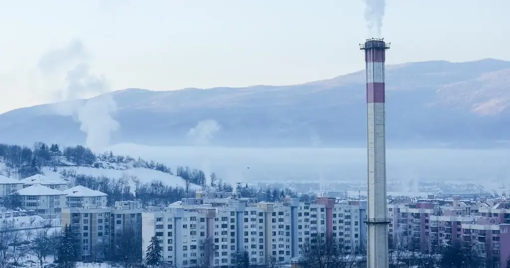 Užasne vijesti za Sarajlije: Zrak u Kantonu Sarajevo i dalje zagađen!